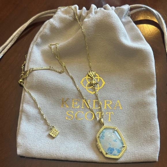 Kendra Scott x LoveShackFancy Daphne Gold Locket Necklace NEW - Picture 4 of 15